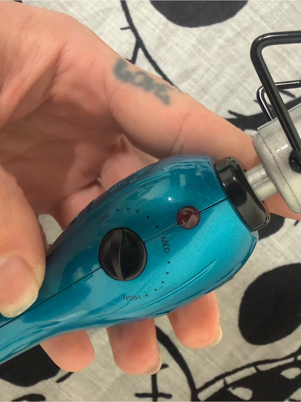 Bed Head Rock N' Roller Ceramic Curling Wand